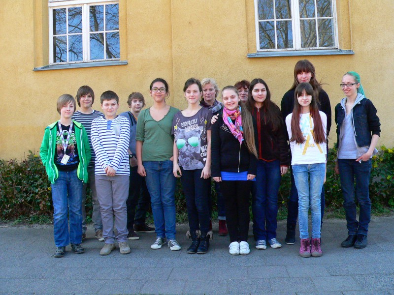 ''Die Fairtraders des Fritz': Dies sind die Akteure der ''Fairtrade-School'' in Schwerin. (Foto: Eine-Welt-Verein Schwerin)